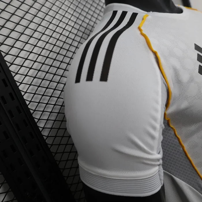 Real Madrid 25/26 Home Football Jersey